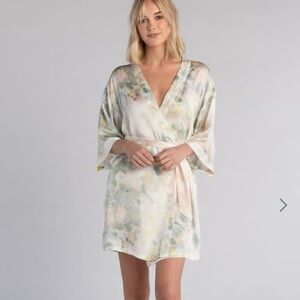 Jenny Yoo Cream and Green Floral Women's Robe